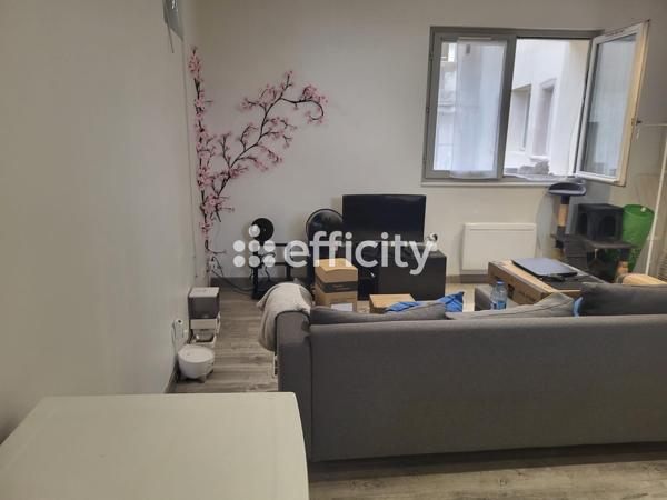 Appartement
         3 pièces
        - 65 m² 99 000 € *