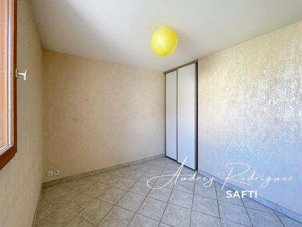 Maison avec terrasse et grand sous-sol