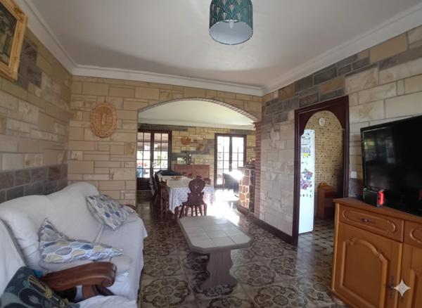 MAISON FAMILIALE 138 m² - 3 CHAMBRES, PARC 3000 m² - OPPORTUNITÉ RÉNOVATION - BRIE (16590) - Proche Angoulême