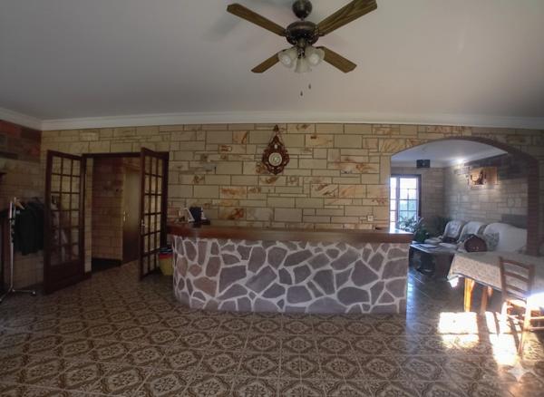 MAISON FAMILIALE 138 m² - 3 CHAMBRES, PARC 3000 m² - OPPORTUNITÉ RÉNOVATION - BRIE (16590) - Proche Angoulême