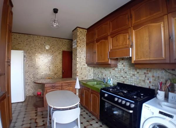 MAISON FAMILIALE 138 m² - 3 CHAMBRES, PARC 3000 m² - OPPORTUNITÉ RÉNOVATION - BRIE (16590) - Proche Angoulême