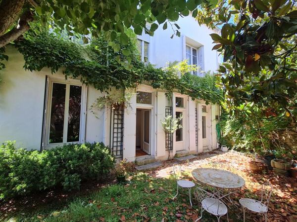 LA ROCHELLE quartier LA GENETTE  MAISON BOURGEOISE 265 m² avec JARDIN