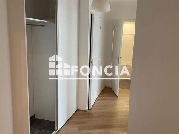 Location Appartement 3 pièces 71.79 m² - 9 AVENUE DES ALLIES Le Plessis Robinson 92350