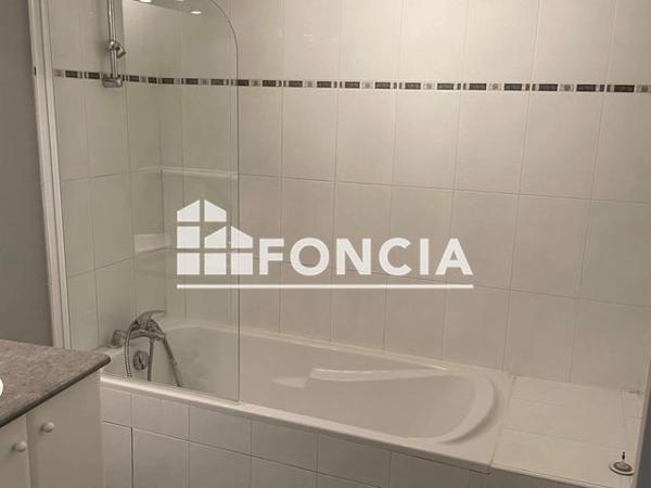 Location Appartement 3 pièces 71.79 m² - 9 AVENUE DES ALLIES Le Plessis Robinson 92350