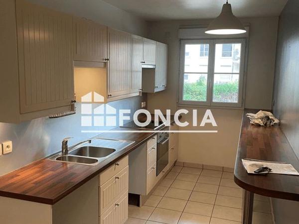 Location Appartement 3 pièces 71.79 m² - 9 AVENUE DES ALLIES Le Plessis Robinson 92350