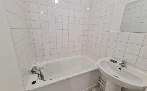 Appartement à louer    1 pièce • 28,42 m2 Tourcoing