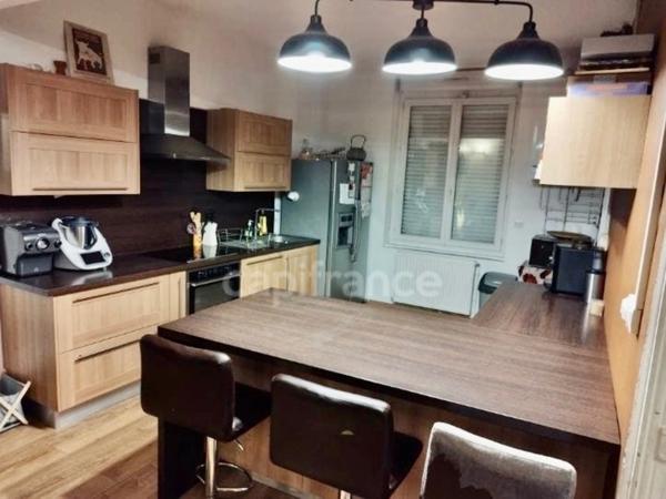 ***Le Havre-Marechal Joffre***idéal investisseur***Triplex de 158m², Dpe C, copropriété bénévole (43€ de charges/m) avec 5 chambres et 5 salles de douche***