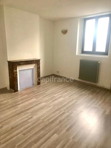 ***Le Havre-Marechal Joffre***idéal investisseur***Triplex de 158m², Dpe C, copropriété bénévole (43€ de charges/m) avec 5 chambres et 5 salles de douche***