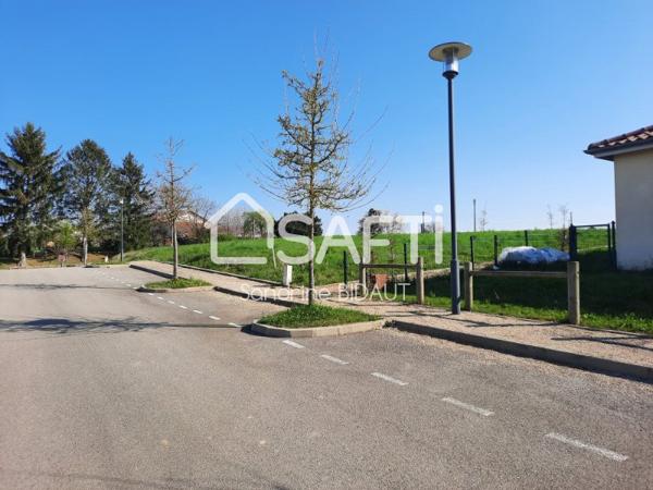 Libre constructeur, terrain à bâtir de 1030 m², viabilisé, secteur Saint Trivier de Courtes