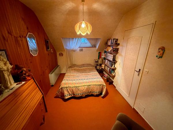 MAISON 4 CHAMBRES - GARAGE - TERRAIN