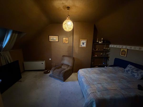 MAISON 4 CHAMBRES - GARAGE - TERRAIN