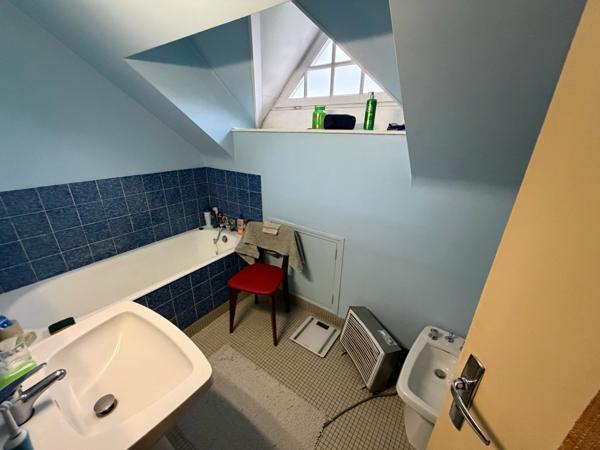 MAISON 4 CHAMBRES - GARAGE - TERRAIN