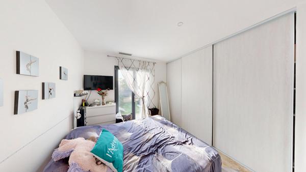 MAISON PLAIN PIED AVEC JARDIN GARAGE ET PISCINE A CONQUE SUR ORBIEL