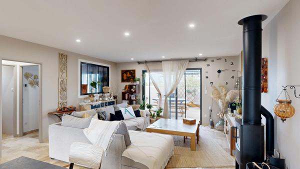 MAISON PLAIN PIED AVEC JARDIN GARAGE ET PISCINE A CONQUE SUR ORBIEL
