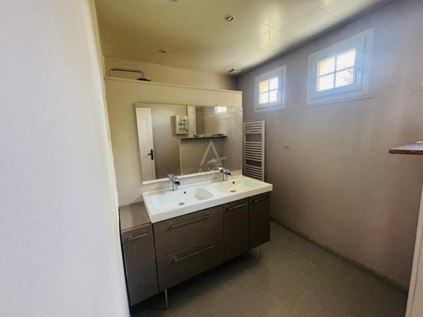 Jolie Maison rénovée à Bonnée