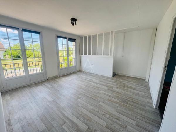 Jolie Maison rénovée à Bonnée