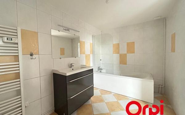 Maison à louer    2 pièces • 79,89 m2 Marle