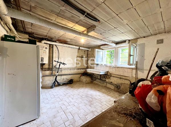 BAR LE DUC : Maison familiale mitoyenne de 110 m² , 5 pièces, 3 chambres, proche lycée
