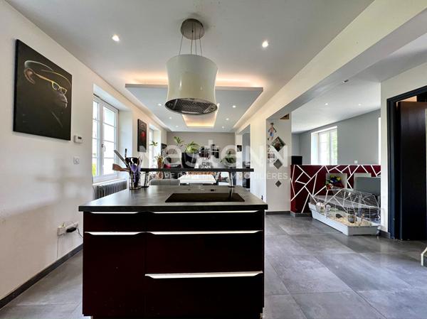 BAR LE DUC : Maison familiale mitoyenne de 110 m² , 5 pièces, 3 chambres, proche lycée