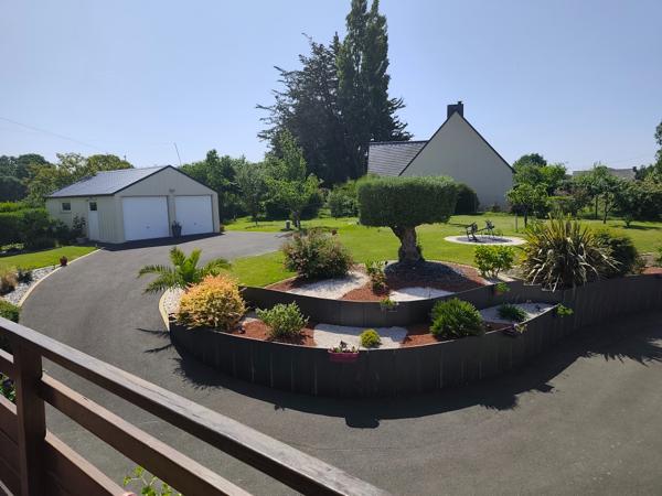 Maison Pludual 5 pièce(s) 126 m2 double garage