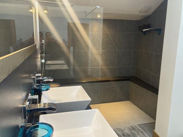 Maison 6 pièces - 250 m²