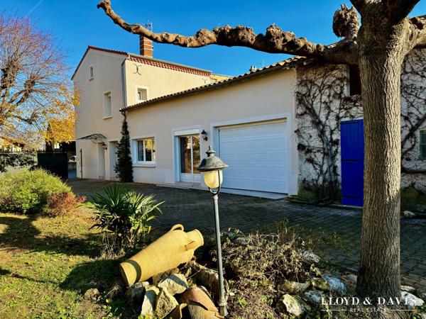 MALISSARD : GRANDE MAISON DE VILLAGE DE 205 M² AVEC JARDIN CLOS