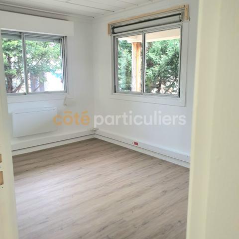 Location
                Bureaux68 m² - LEMPDES (63370)