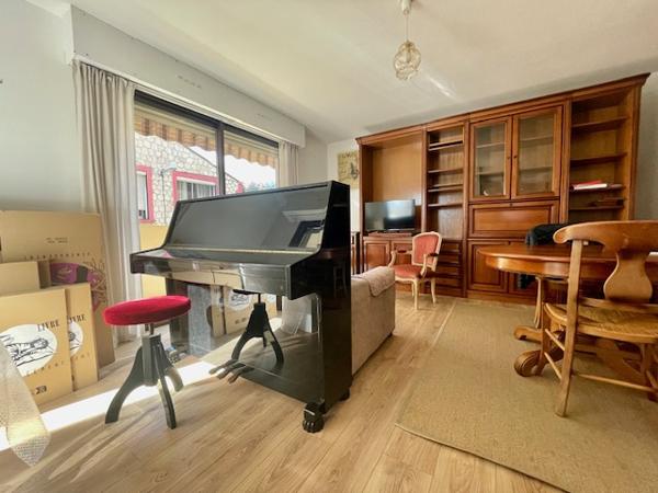 Marseille (13008) Beau T3 avec terrasse