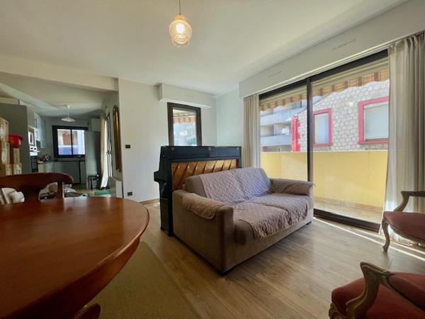 Marseille (13008) Beau T3 avec terrasse