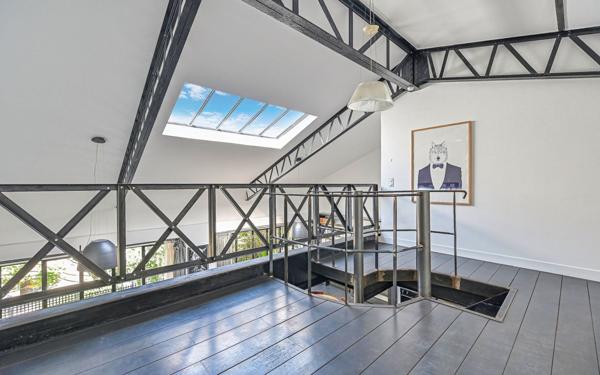 Appartement à vendre    3 pièces • 133,23 m2 Paris 20