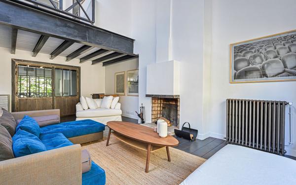 Appartement à vendre    3 pièces • 133,23 m2 Paris 20