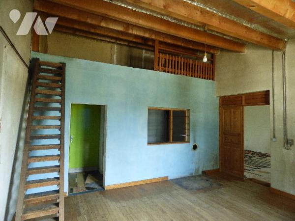 IDEAL ARTISAN o, bâtiment de 235m² composé de 1 ateliers et d'une habitation,