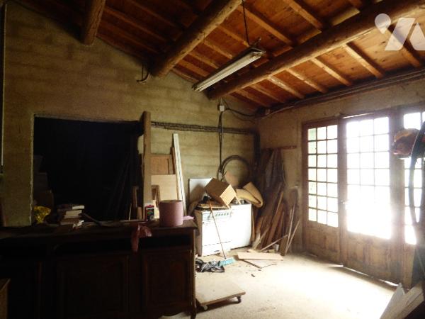 IDEAL ARTISAN o, bâtiment de 235m² composé de 1 ateliers et d'une habitation,