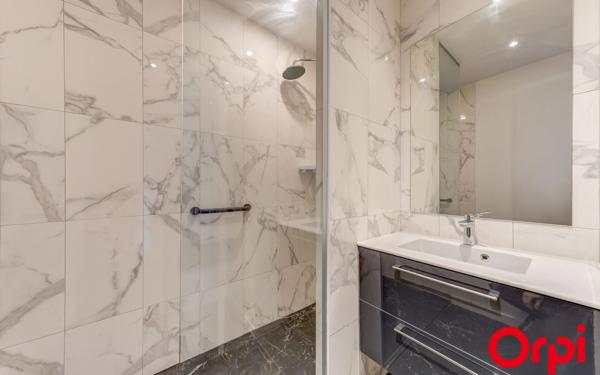 Appartement à vendre    3 pièces • 81,43 m2 Caluire-et-Cuire