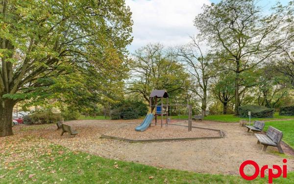 Appartement à vendre    3 pièces • 81,43 m2 Caluire-et-Cuire