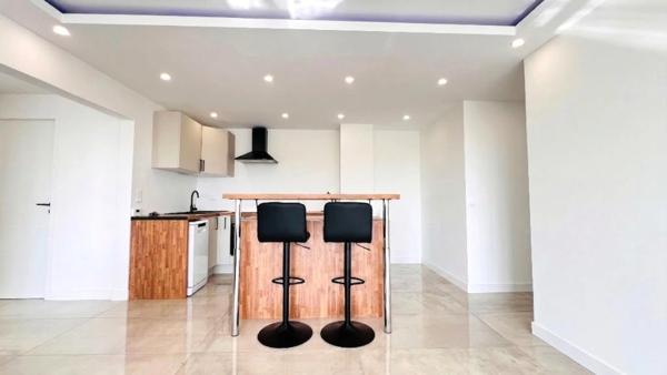 Quimper Ouest - Appartement T4 de 78 m² habitable - 1 loggia - avec vue panoramique sur la rivière de l’Odet - Une terrasse - Cave.