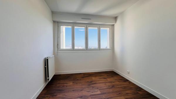 Quimper Ouest - Appartement T4 de 78 m² habitable - 1 loggia - avec vue panoramique sur la rivière de l’Odet - Une terrasse - Cave.