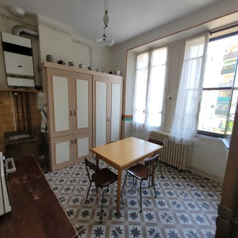 Dpt Gard (30), à vendre ALES immeuble de rapport 175m2 environ à rénover + terrain 300m² environ.