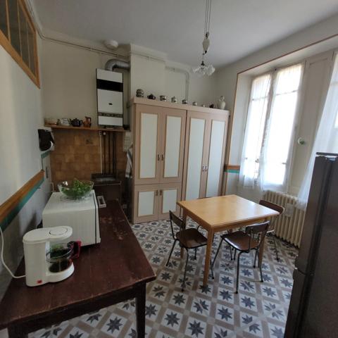 Dpt Gard (30), à vendre ALES immeuble de rapport 175m2 environ à rénover + terrain 300m² environ.