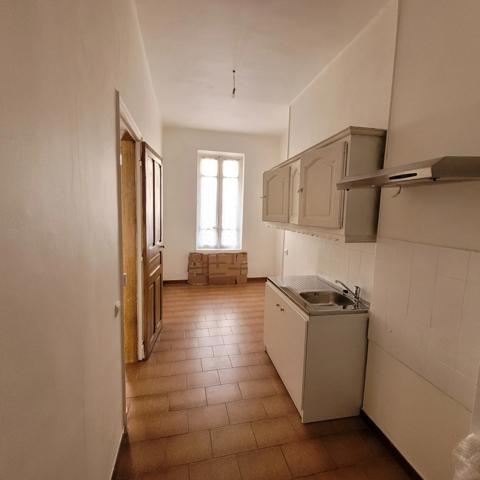 Dpt Gard (30), à vendre ALES immeuble de rapport 175m2 environ à rénover + terrain 300m² environ.