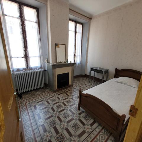 Dpt Gard (30), à vendre ALES immeuble de rapport 175m2 environ à rénover + terrain 300m² environ.