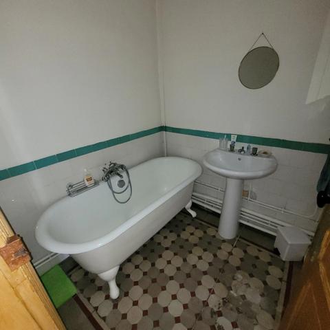 Dpt Gard (30), à vendre ALES immeuble de rapport 175m2 environ à rénover + terrain 300m² environ.