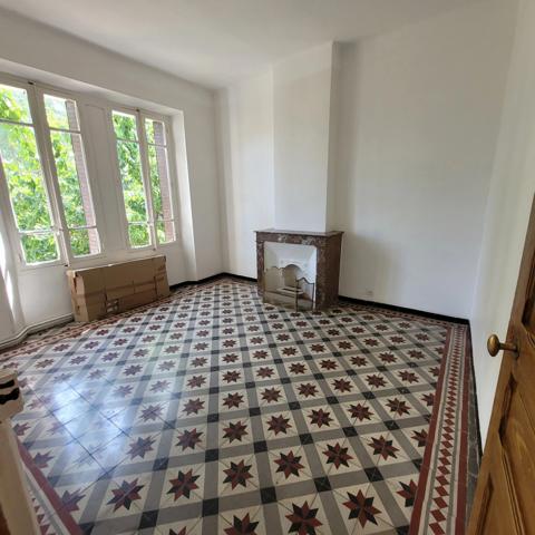 Dpt Gard (30), à vendre ALES immeuble de rapport 175m2 environ à rénover + terrain 300m² environ.
