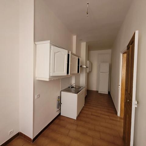 Dpt Gard (30), à vendre ALES immeuble de rapport 175m2 environ à rénover + terrain 300m² environ.