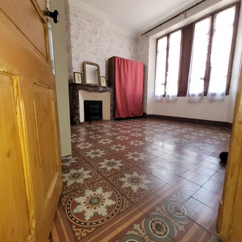 Dpt Gard (30), à vendre ALES immeuble de rapport 175m2 environ à rénover + terrain 300m² environ.