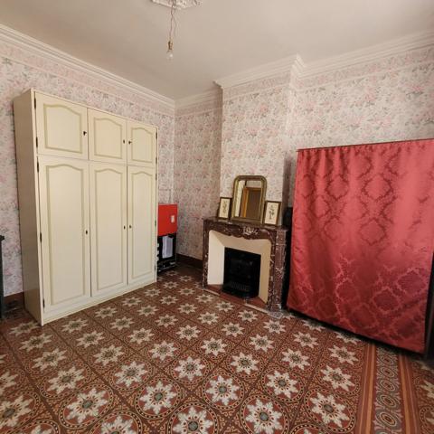 Dpt Gard (30), à vendre ALES immeuble de rapport 175m2 environ à rénover + terrain 300m² environ.