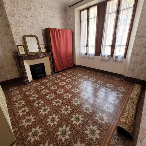 Dpt Gard (30), à vendre ALES immeuble de rapport 175m2 environ à rénover + terrain 300m² environ.