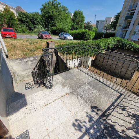Dpt Gard (30), à vendre ALES immeuble de rapport 175m2 environ à rénover + terrain 300m² environ.