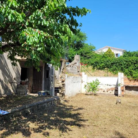 Dpt Gard (30), à vendre ALES immeuble de rapport 175m2 environ à rénover + terrain 300m² environ.