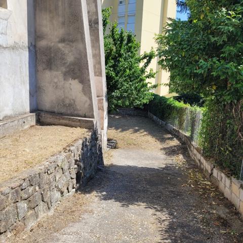 Dpt Gard (30), à vendre ALES immeuble de rapport 175m2 environ à rénover + terrain 300m² environ.